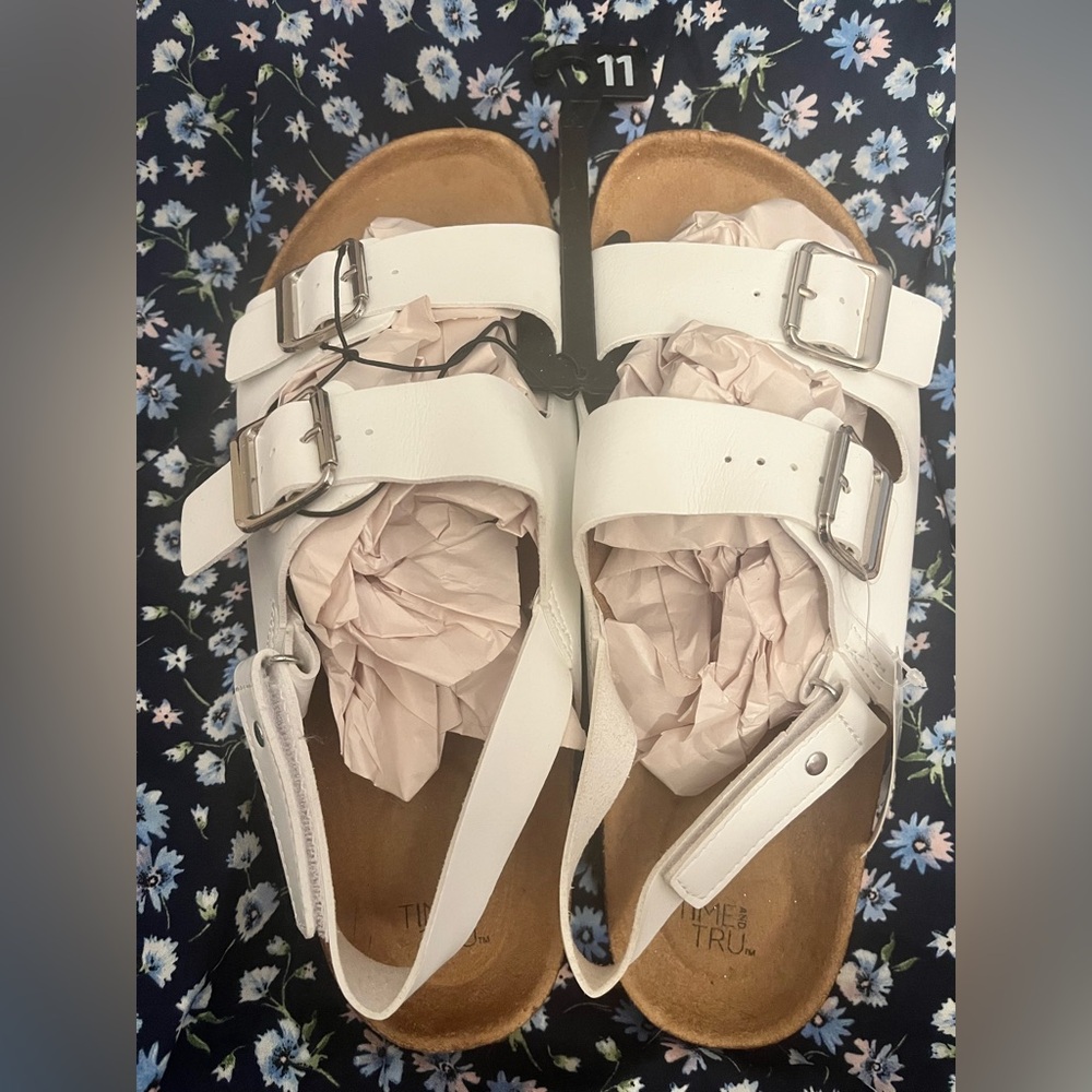 Time and Tru Women's White Buckle Sandals